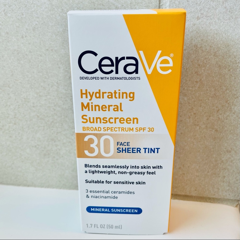 CeraVe Hydrating Mineral Tinted Sunscreen SPF 30